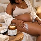 Femme enceinte appliquant le Baume Intense SIYIRI sur sa peau